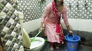 Indian Hot Mokrani Ki Chudai Malkin Se In Washroom